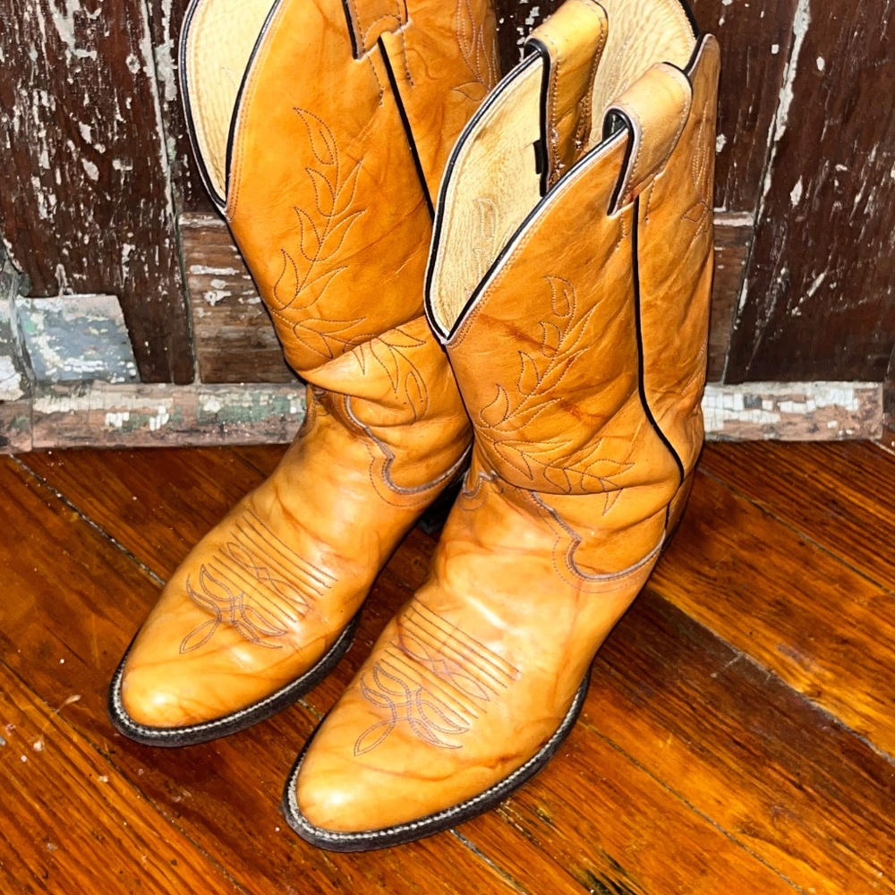 Vintage Justin Cowboy Boots Size 7.5B